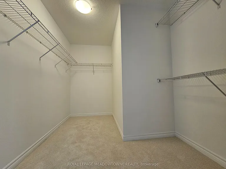 879 Amand Dr — Photo 15