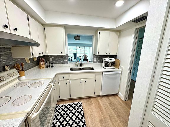 5th image of 6999 W Country Club Dr N APT 225
