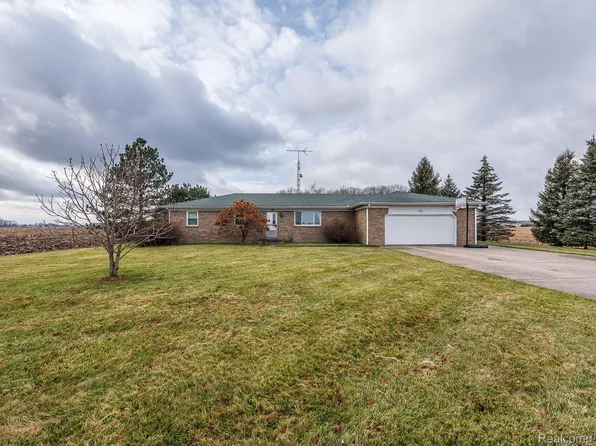 9185 Sylvania Petersburg Rd, Ottawa Lake, MI 49267