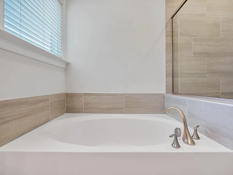 1809 Delaney Hills Ln — Photo 38