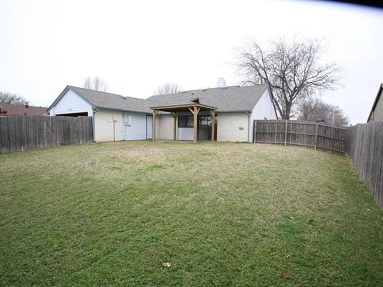 1332 Milford Dr — Photo 20