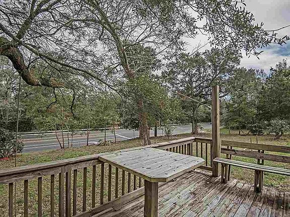 4th image of 4880 Peacock Dr