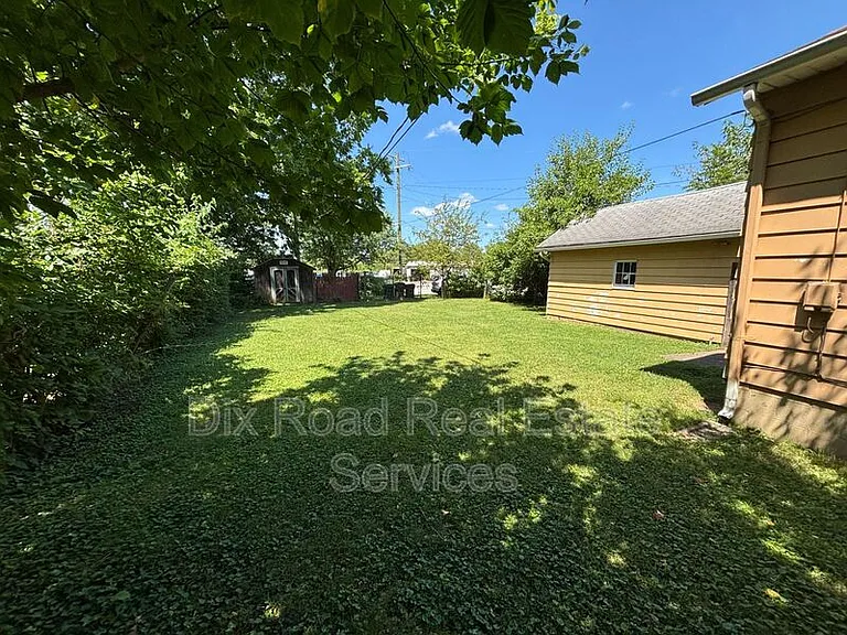 424 Shafor St — Photo 5