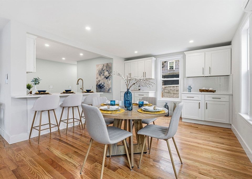 1st image of 10 Hammatt St #10