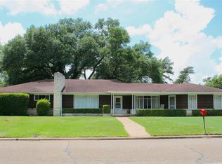 1804 Harrison Rd, Brenham, TX 77833