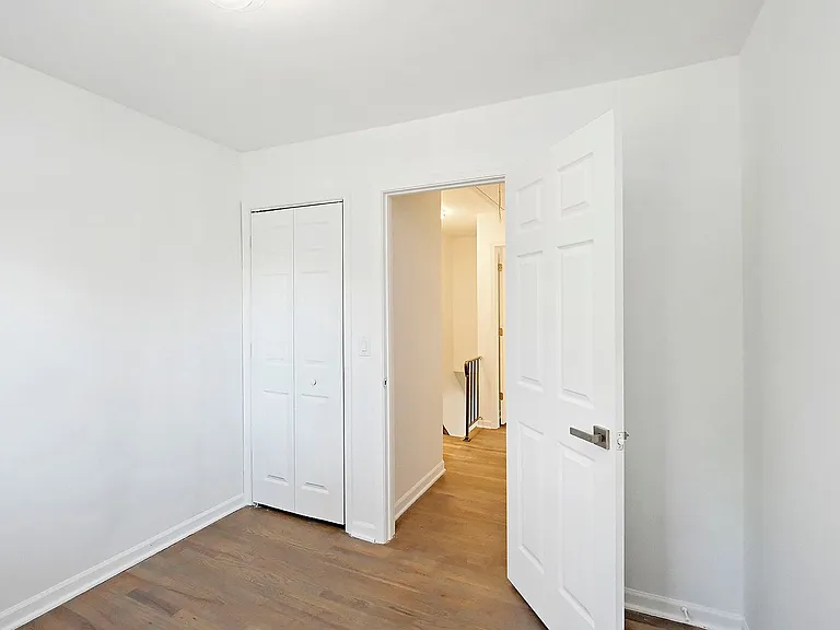 209 Greentree Park — Photo 17