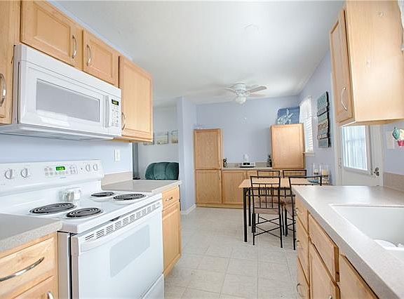 5th image of 5030 Ottawa St
