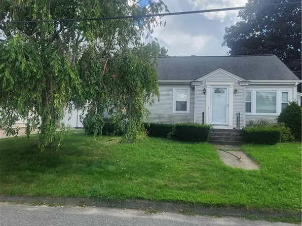 60 Lowell St, Cranston, RI 02910