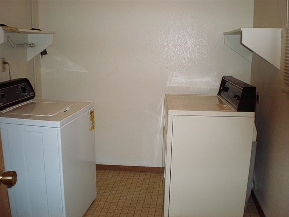 Laundry equipment provided in apartment
