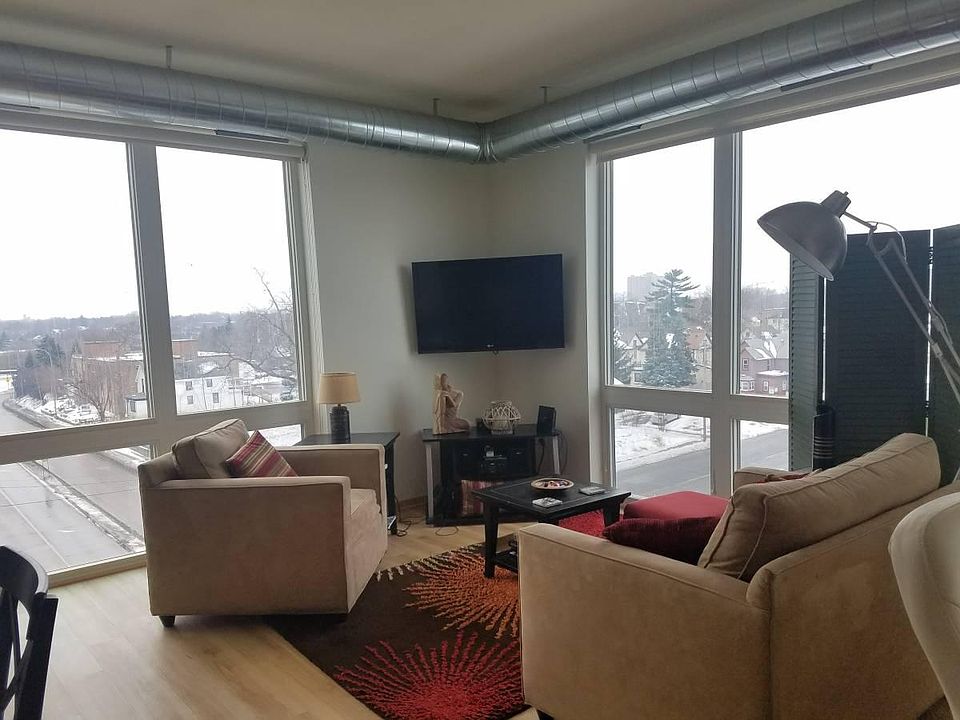 1st image of 515 Huron Blvd SE APT 504