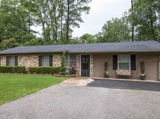 611 Fairway Dr, Longview, TX 75604