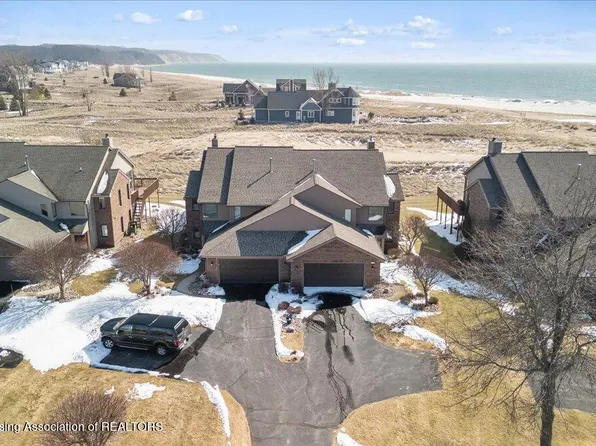 176 Harbor Dr #55, Ludington, MI 49431