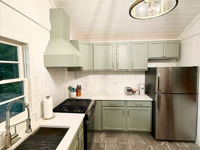 Elm Dr — Photo 14