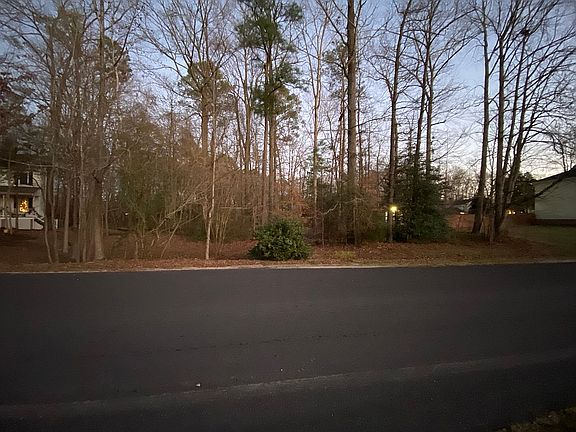 4th image of 107 Walkers Cove Dr