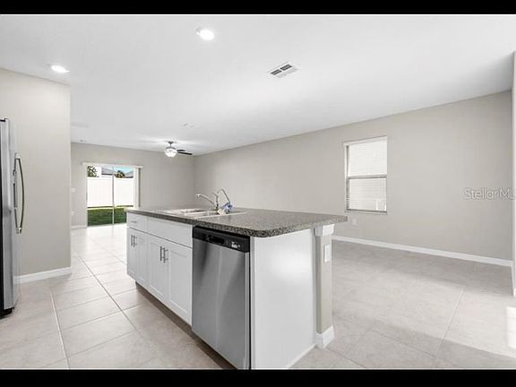 5th image of 10228 Amazing Grace Ave