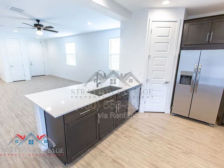 2304 E Kelly Dr — Photo 13