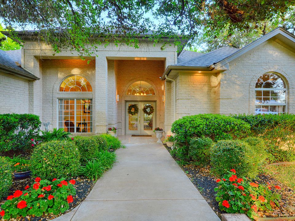 1st image of 519 River Lake Dr