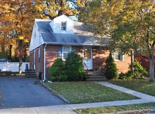 40 Berdan St, Rochelle Park, NJ 07662