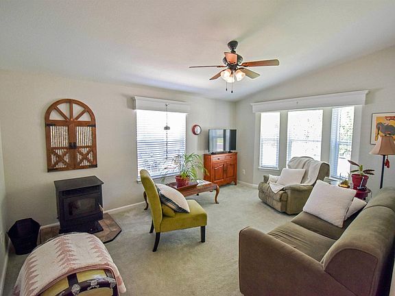 4th image of 18598 Vista Dr