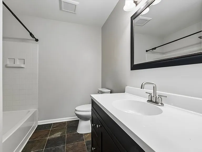 53 Braxton Ln #53 — Photo 8