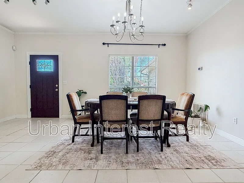 3 bed, 2.0 bath, $2,850 — Photo 2
