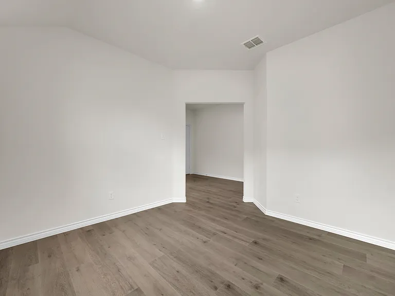 2044 Hearn Dr — Photo 6