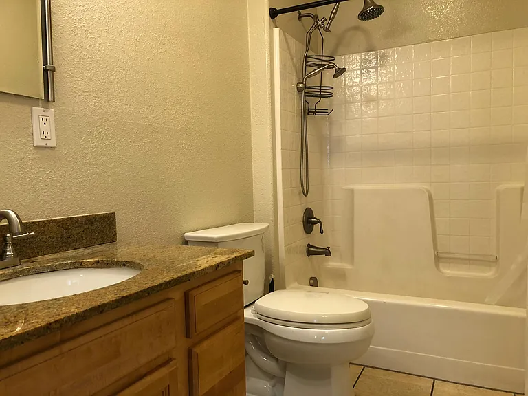 93 Glen Ave — Photo 9