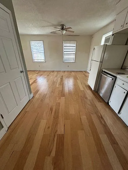 61 Cooper St #B — Photo 6