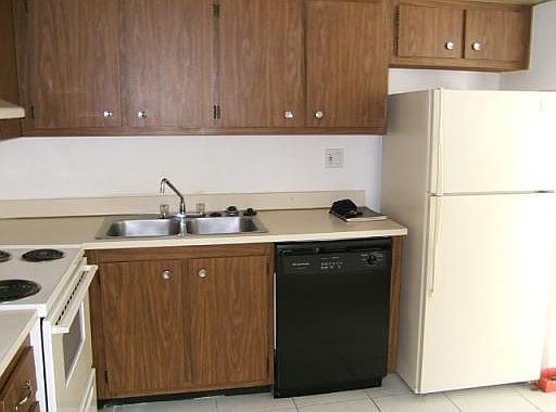 5th image of 704 SE 2nd Ave APT 437