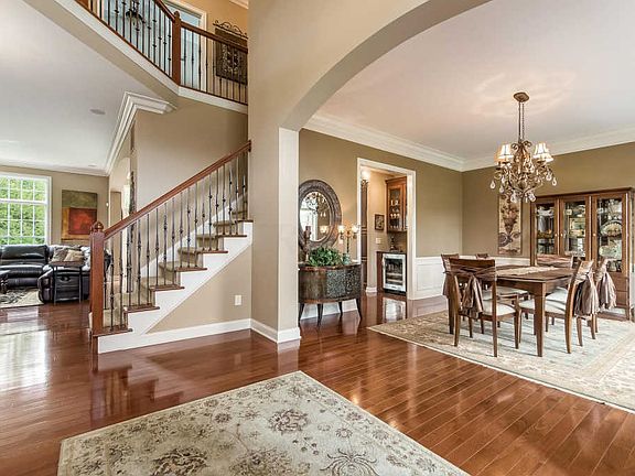 2nd image of 6699 Raynor Ct