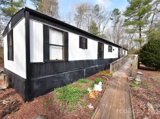 69 English Ln, Weaverville, NC 28787