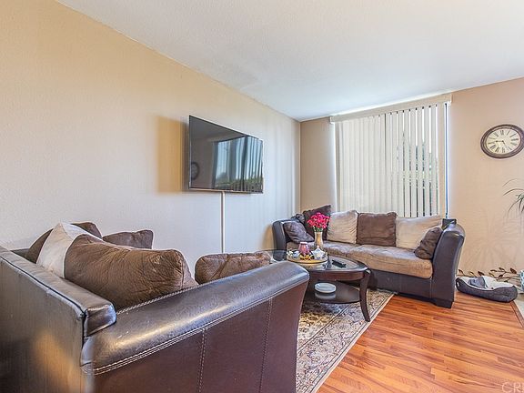 5th image of 22038 Vanowen St APT 108