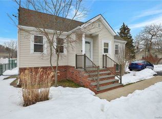 307 Mooney Pond Rd, Selden, NY 11784