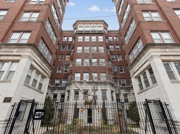 1040 W Balmoral Ave APT 4B, Chicago, IL 60640