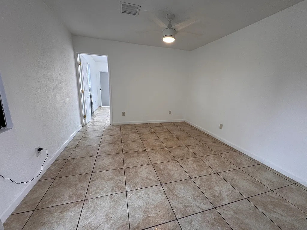 2045 West Washington Street - 3 — Photo 3