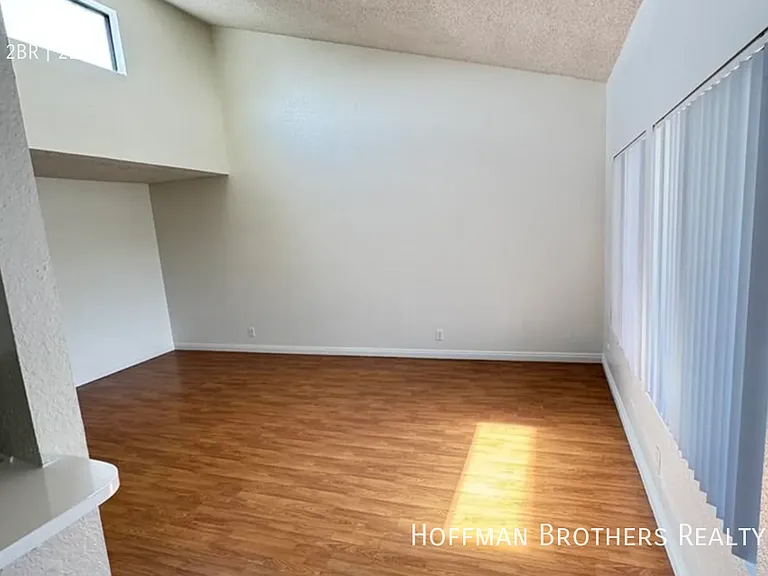 18144 Burbank Blvd #203 — Photo 3