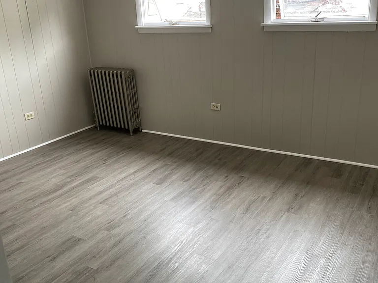 2015 Margaret Ave — Photo 3