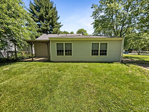 3rd image of 17 Hitchcock Ln