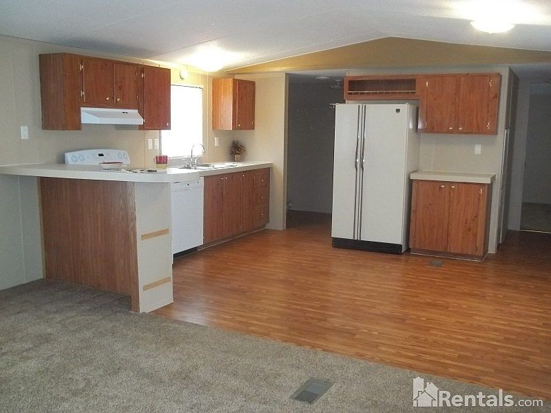 1st image of 1205 Peacock Dr