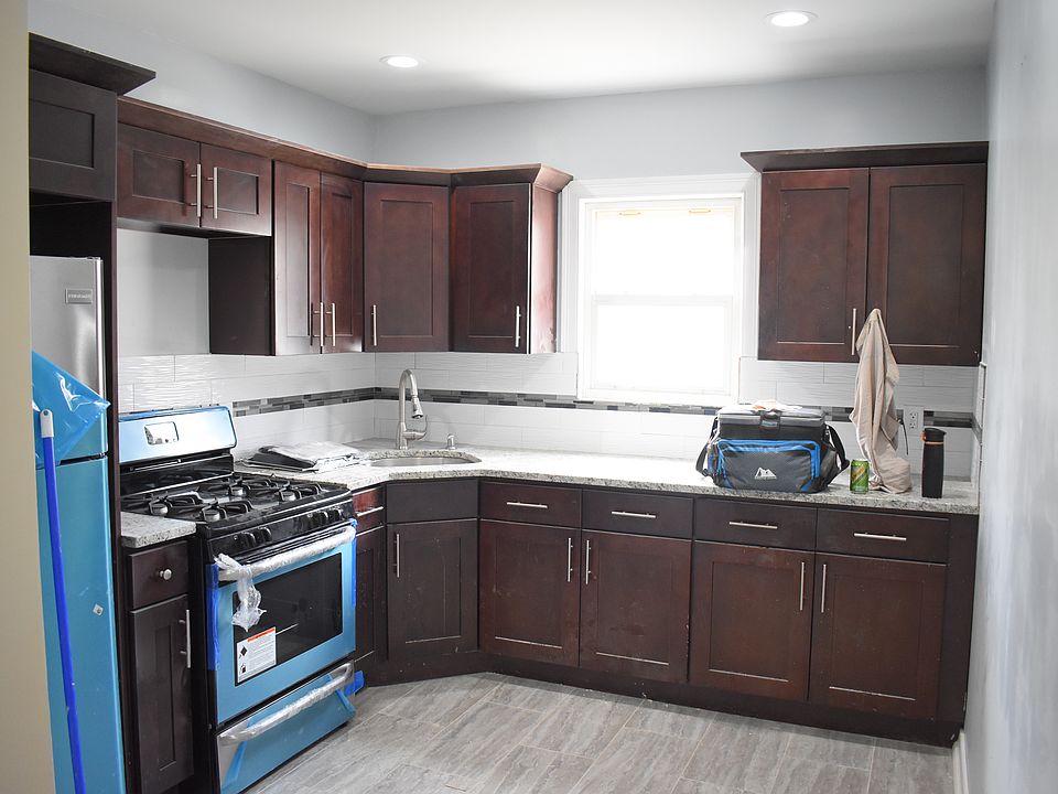 1st image of 21311 Murdock Ave #2