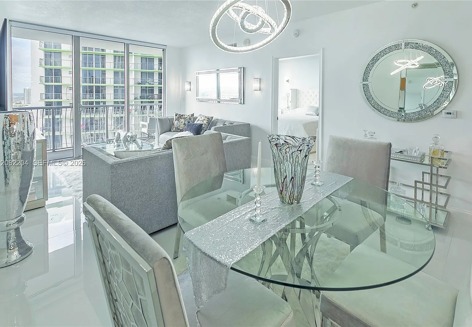 Opera Tower Condo — Photo 4