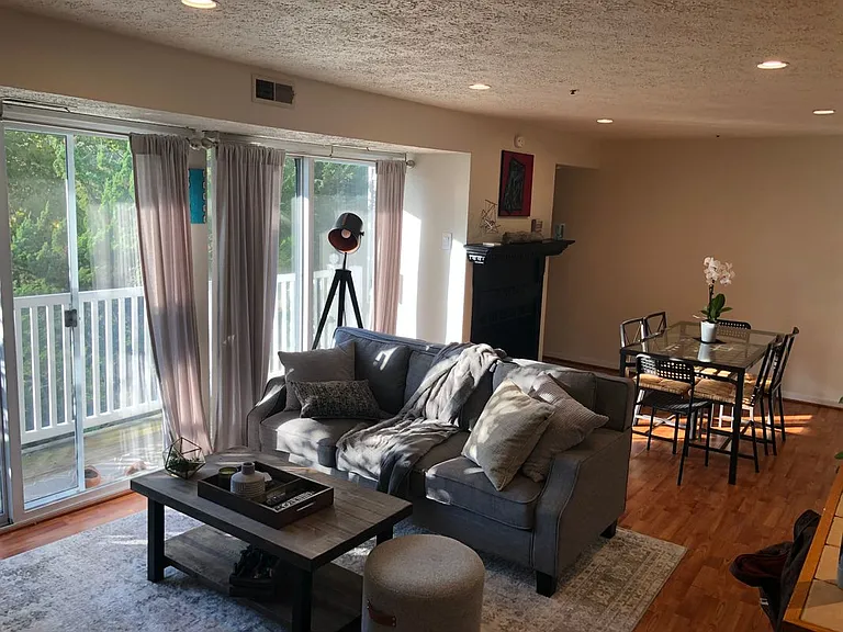 503 Palmtree Dr #10 — Photo 1