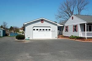 7 Car Paved Driveway