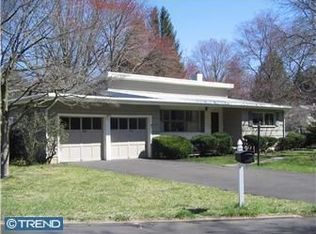 41 W Manor Ln, Yardley, PA