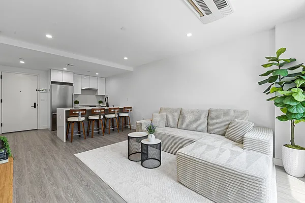 46-40 Vernon Boulevard #2A