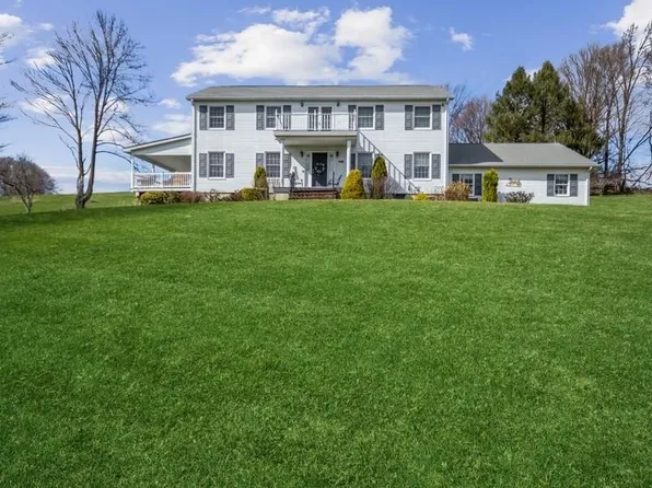 30-32 Cobblestone Road, Wappingers Falls, NY 12590