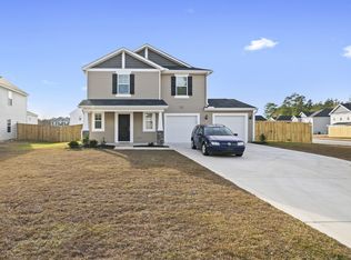 206 Chinook Ln, Raeford, NC 28376