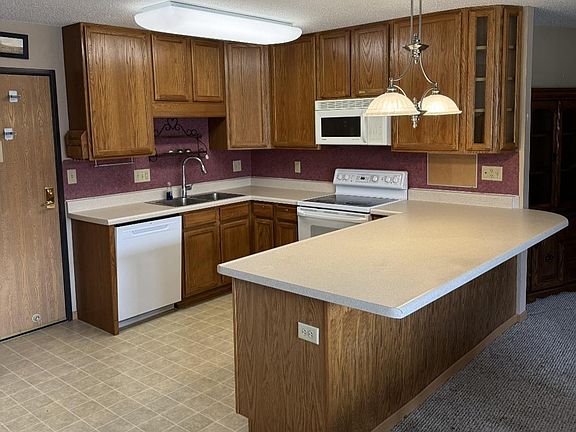 4th image of 520 S 1st Ave #104