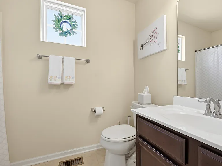 601 Pointe View Dr — Photo 9