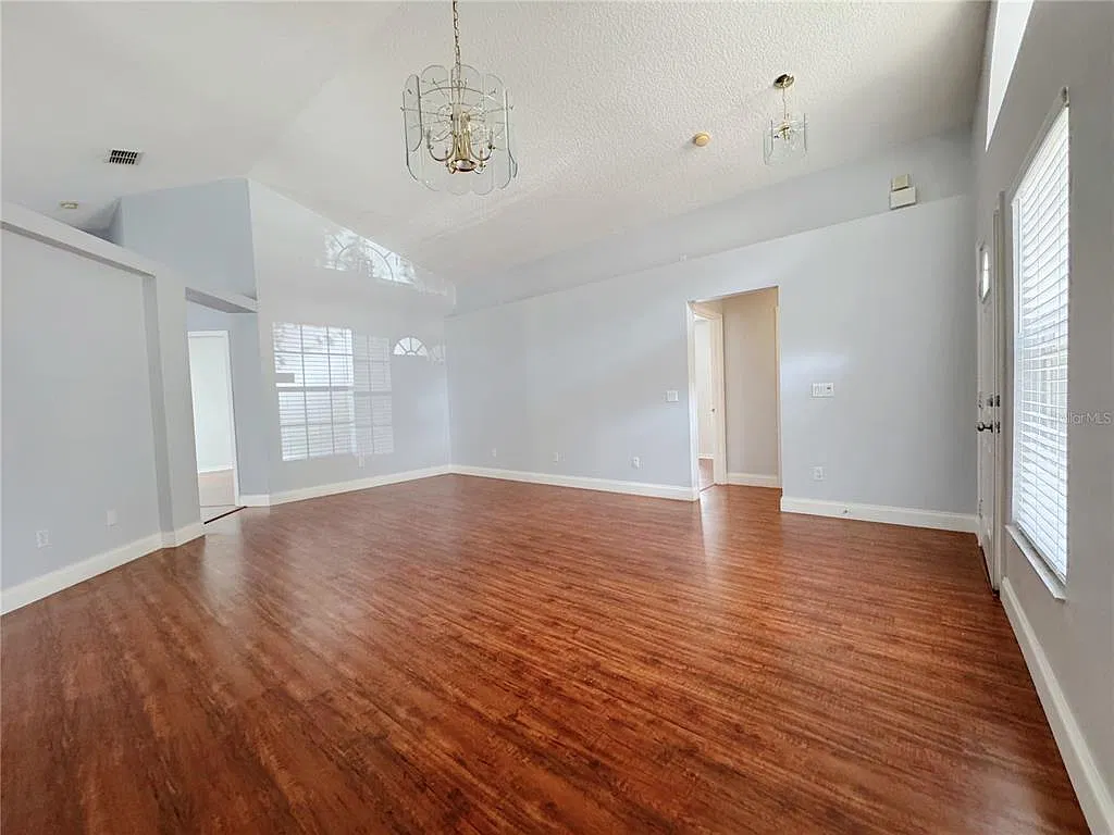 3 bed, 2.0 bath, 1570 sqft, $2,500 — Photo 4